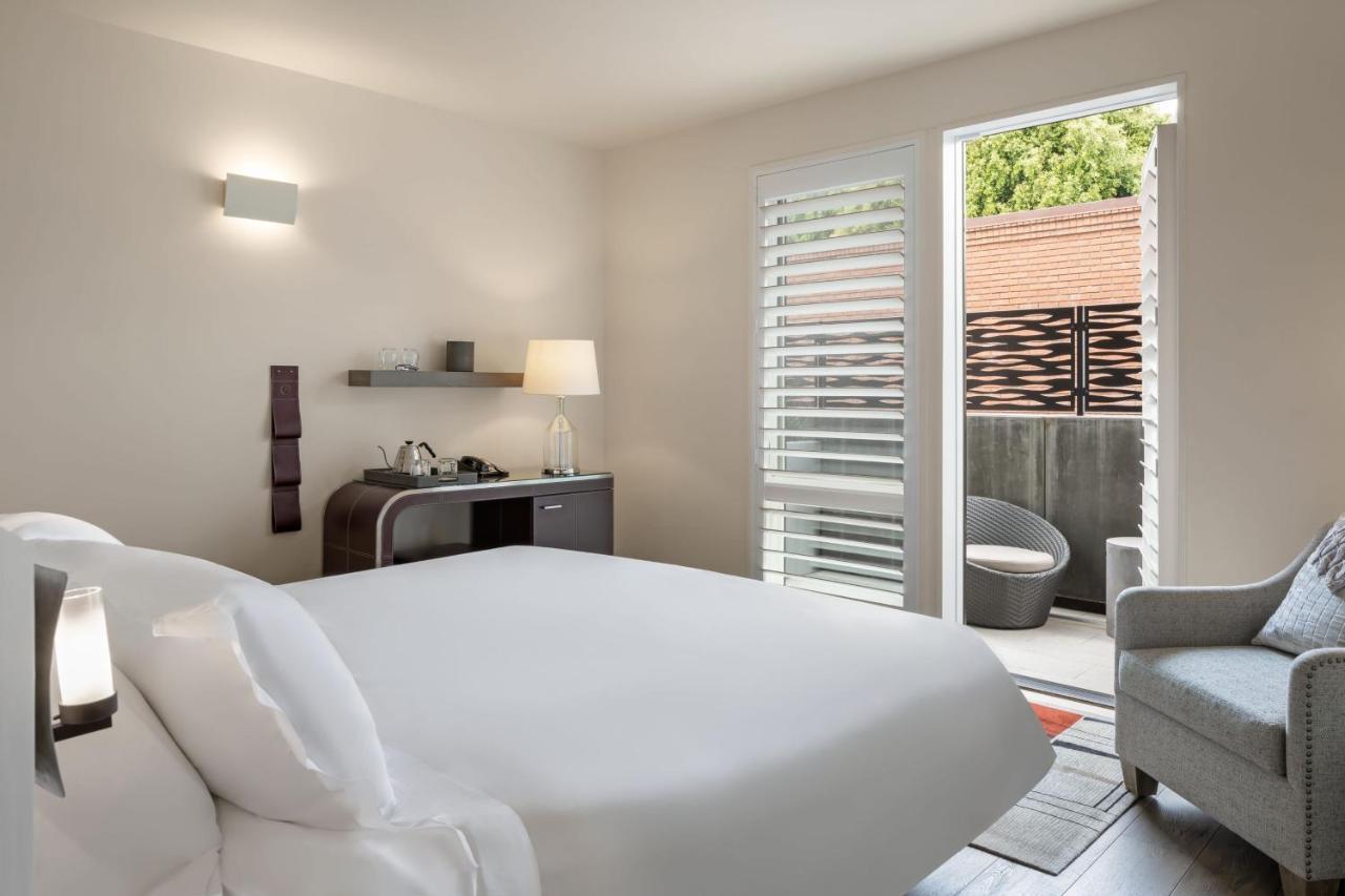 King Room City View or Balcony or Roll Shower Mobility or Hearing Accessible,1555767997:JPEG